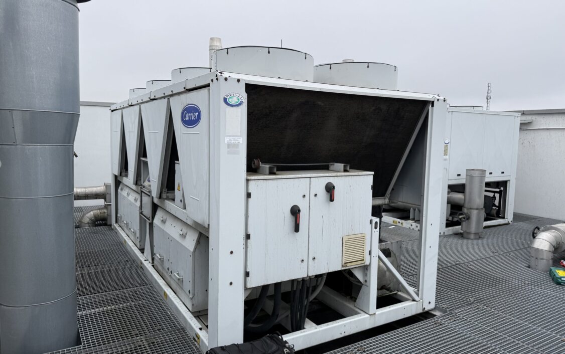 Service and repair of container cold rooms