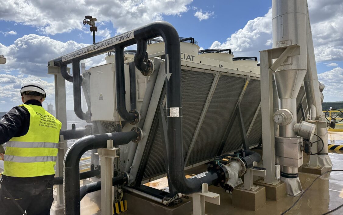 Industrial cooler cleaning